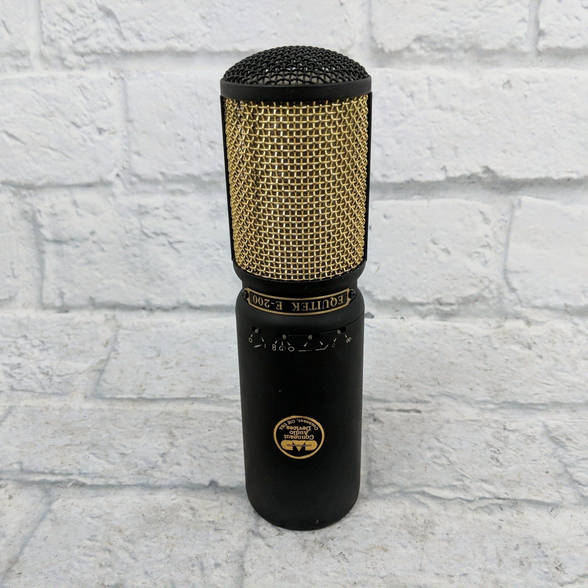 Студійний мікрофон cad e-200 equitek usa