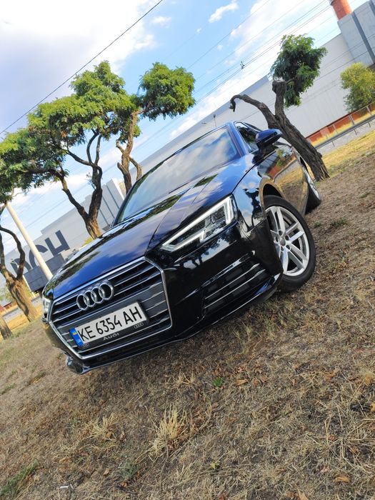 Audi A4 B9 2017 Рік