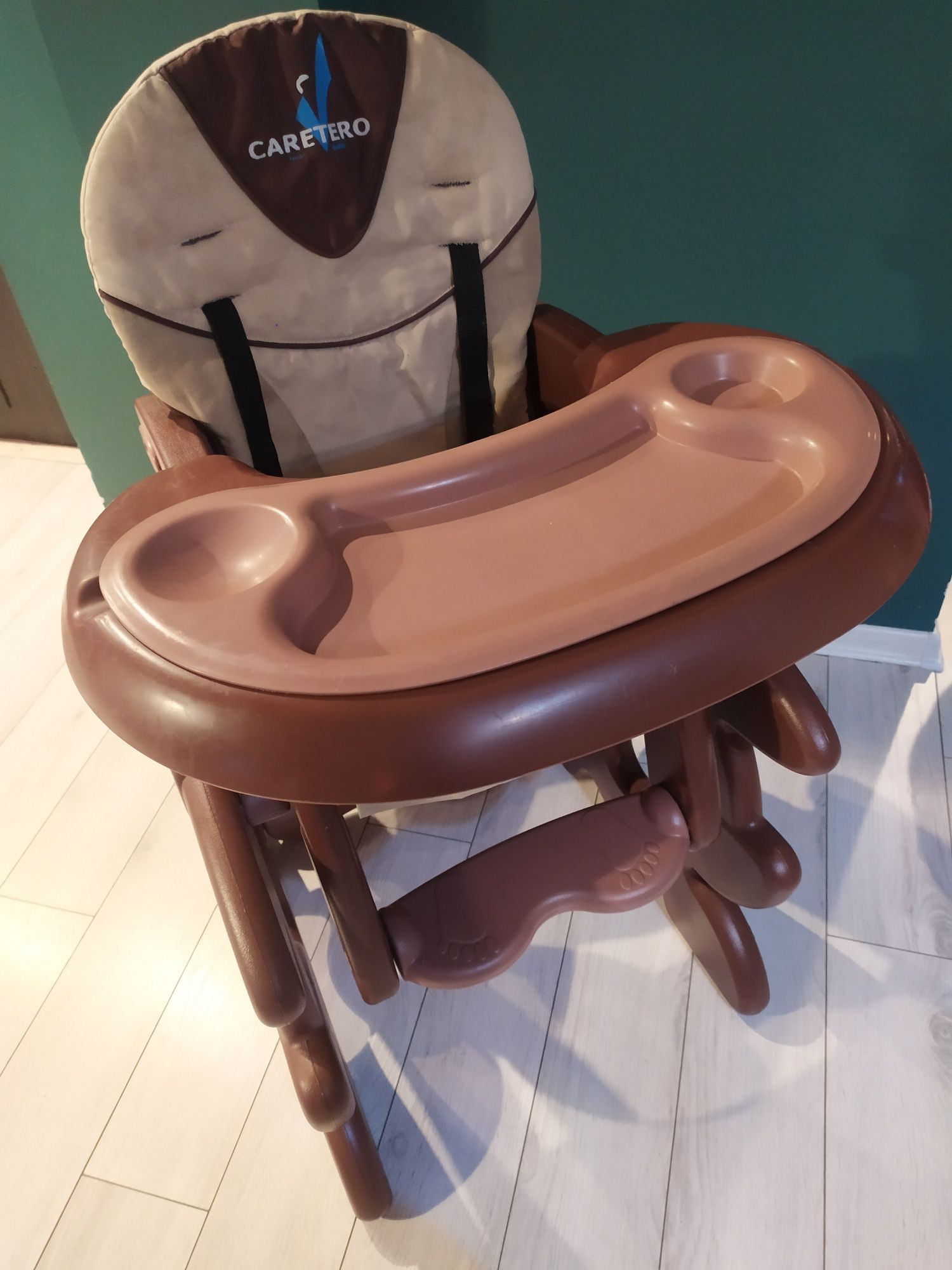 Krzesełko do karmienia Caretero Primus brązowo-beżowy
