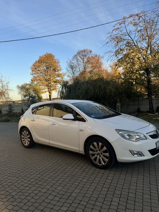 Opel Astra J 1.7 CDTI 125 KM
