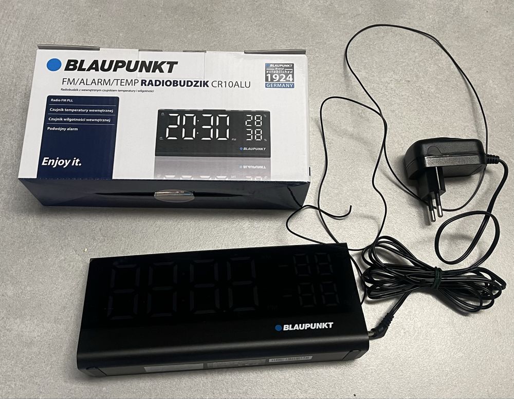 Radiobudzik Blaupunkt CR10ALU z czujnikiem temperatury i wilgotności