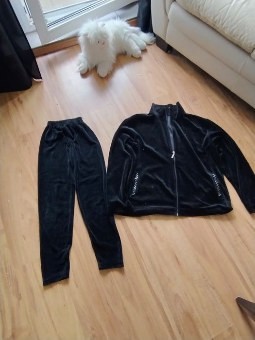 Bluza czarna i spodnie aksamit