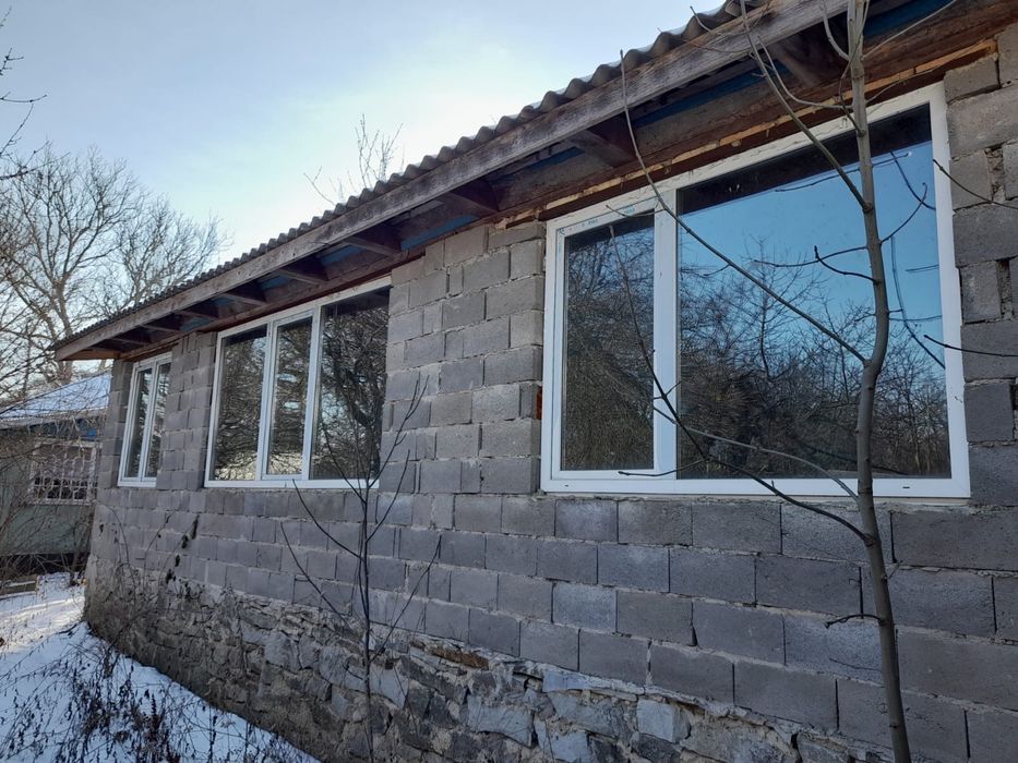 Продам будинок і земельну ділянку в с. Іванівці