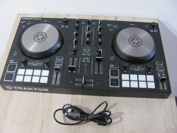 NATIVE Instruments TRAKTOR Kontrol S2 MK3 MIXER DJ