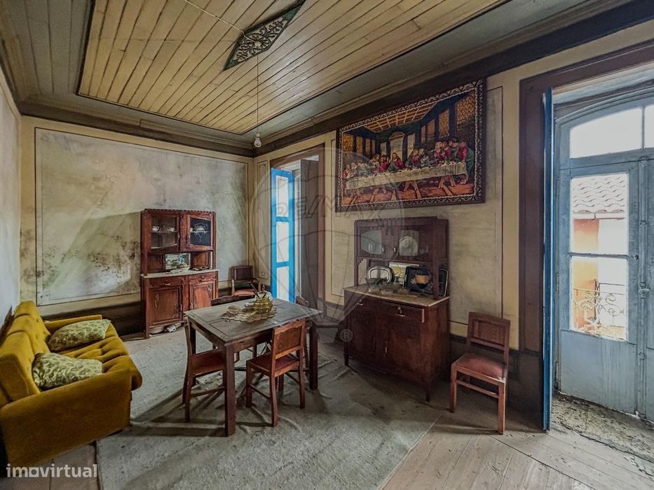 Moradia T5 para venda