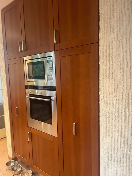 Meble kuchenne projekt włoski ze sprzętem AGD Miele sprzedam.