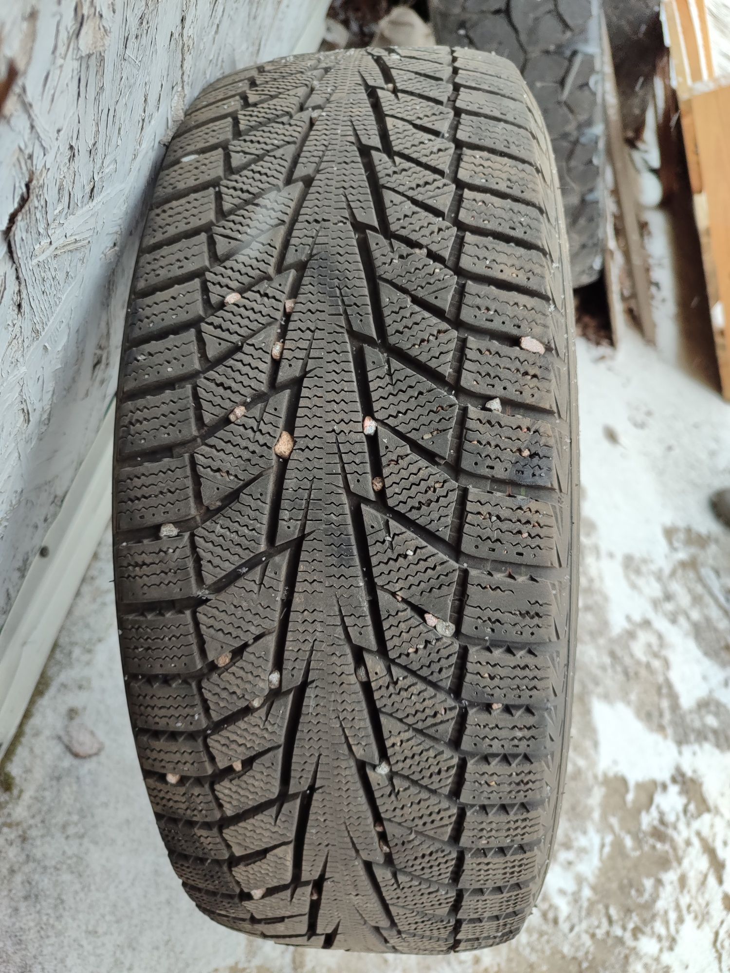 Зимняя резина б/у 215/55/r17