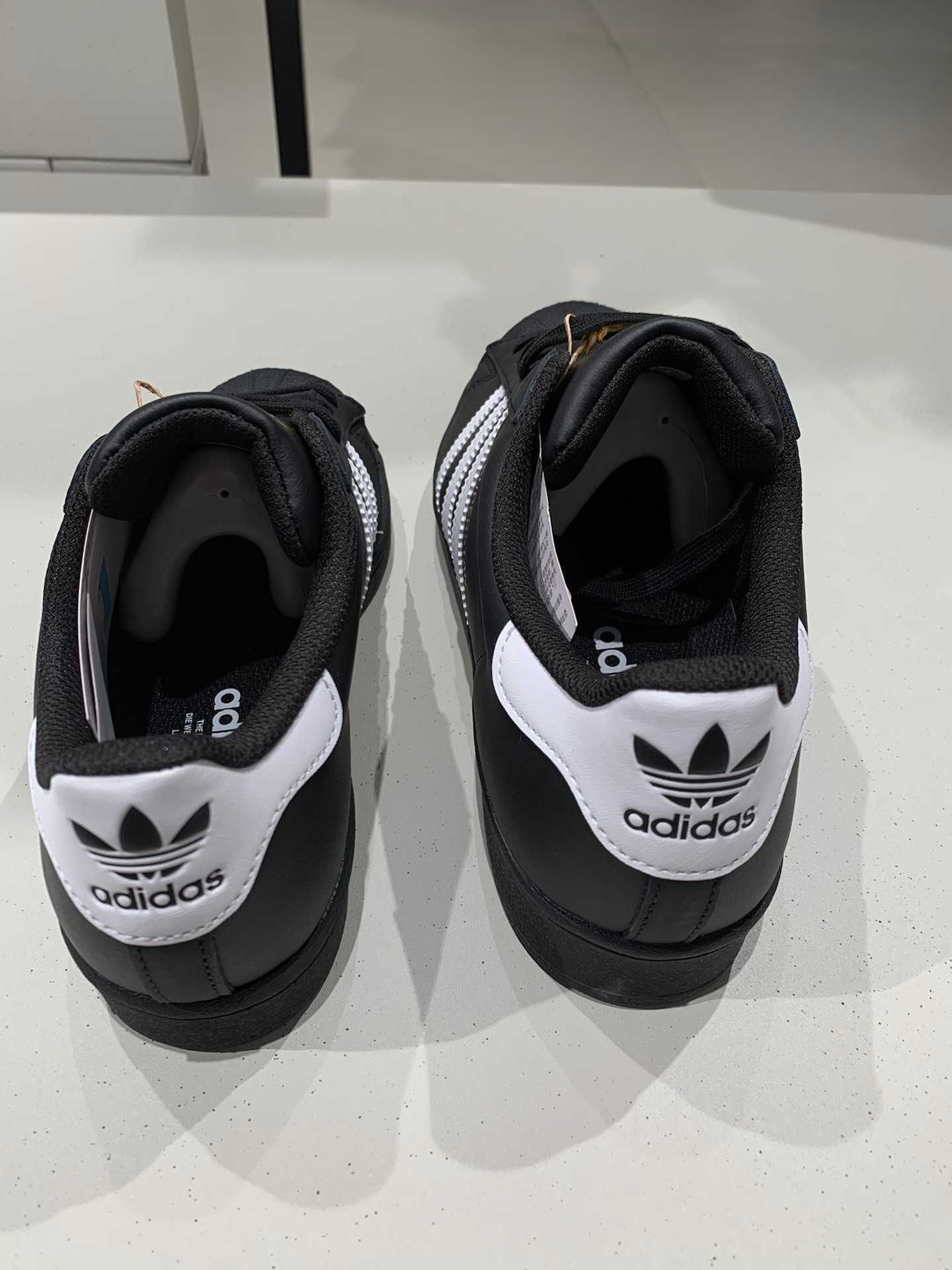 Black Gold\Superstar\adidas\nowy UnisexTrampki.38