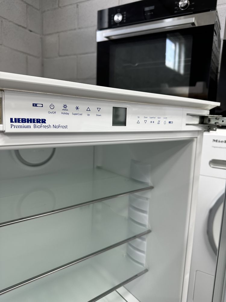 Вбудований холодильник Liebherr ICBN 3356/Biofresh