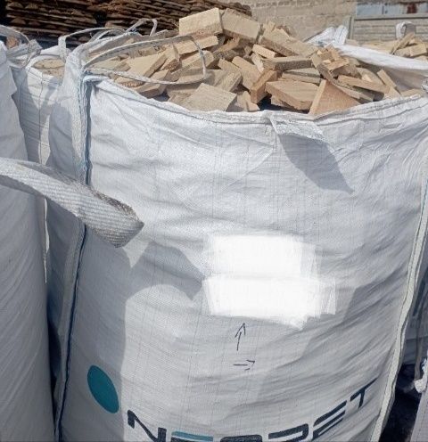 Pocięte drzewo opałowe