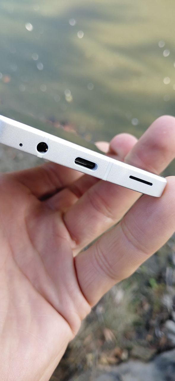 Смартфон Sharp aquos sense 7 6/128гб  14 андроид! Стан идеал