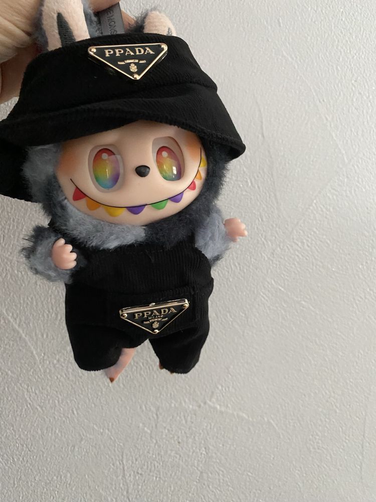 Ubranka do labubu prada sukienki ogrodniczki