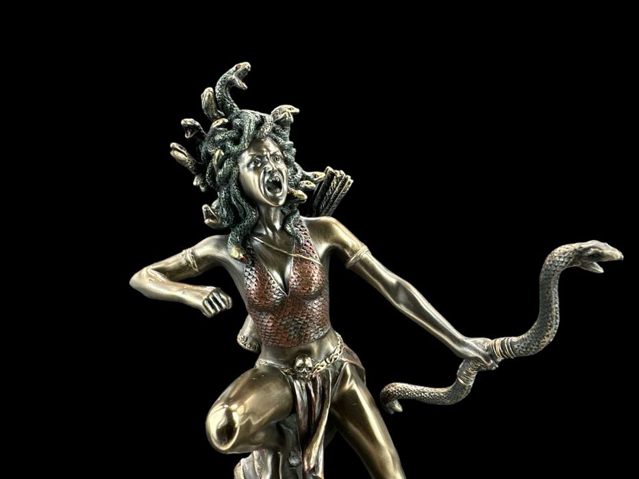 Figurka Rzeźba Medusa  Z Łukiem Veronese Wu77730a4
