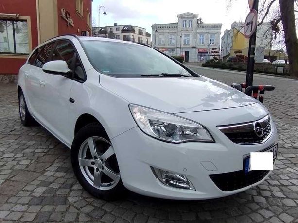 Opel Astra J 1.4 Turbo 2012r klima ,parktronik,alu,hak