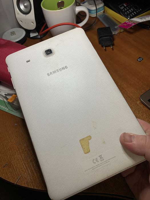 Планшети Samsung T561 на запчастини