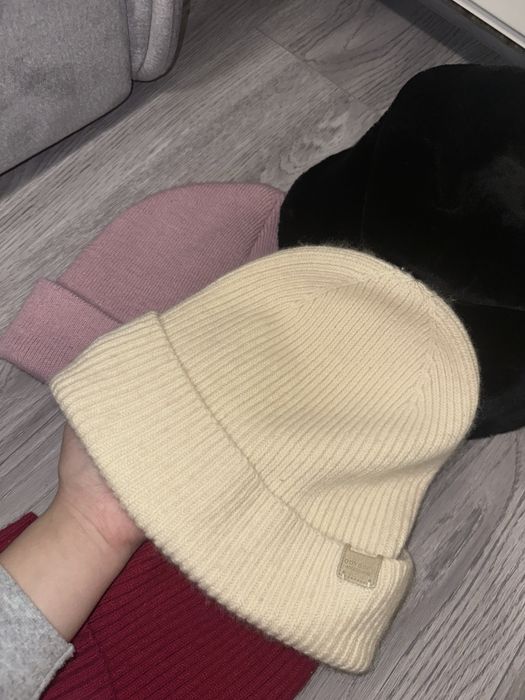 Шапки жіночі