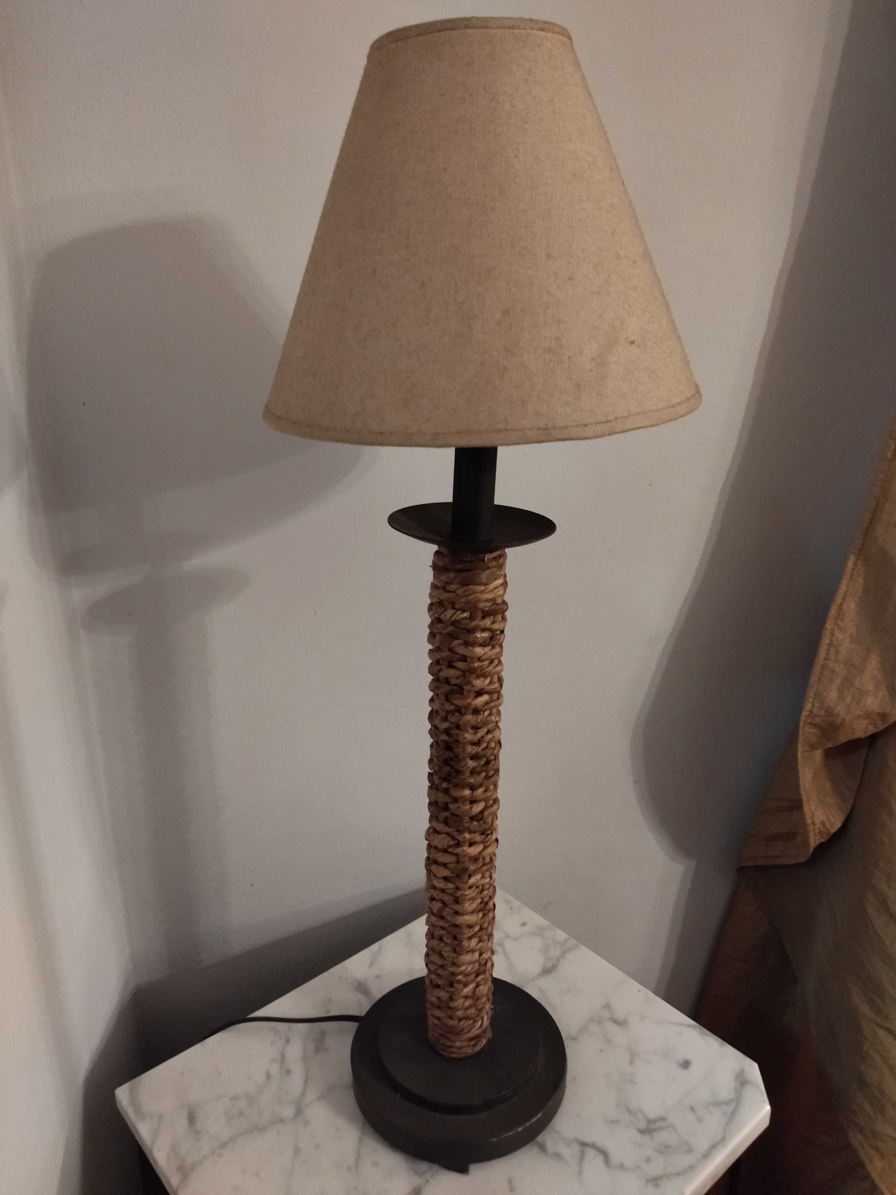 Candeeiro de mesa