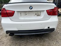 Zderzak tyl tylny bmw e90 sedan m pakiet a300 alpinweiss3 pdc