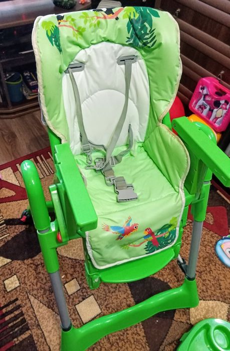 Стул для кормления .Caretero . Magnus