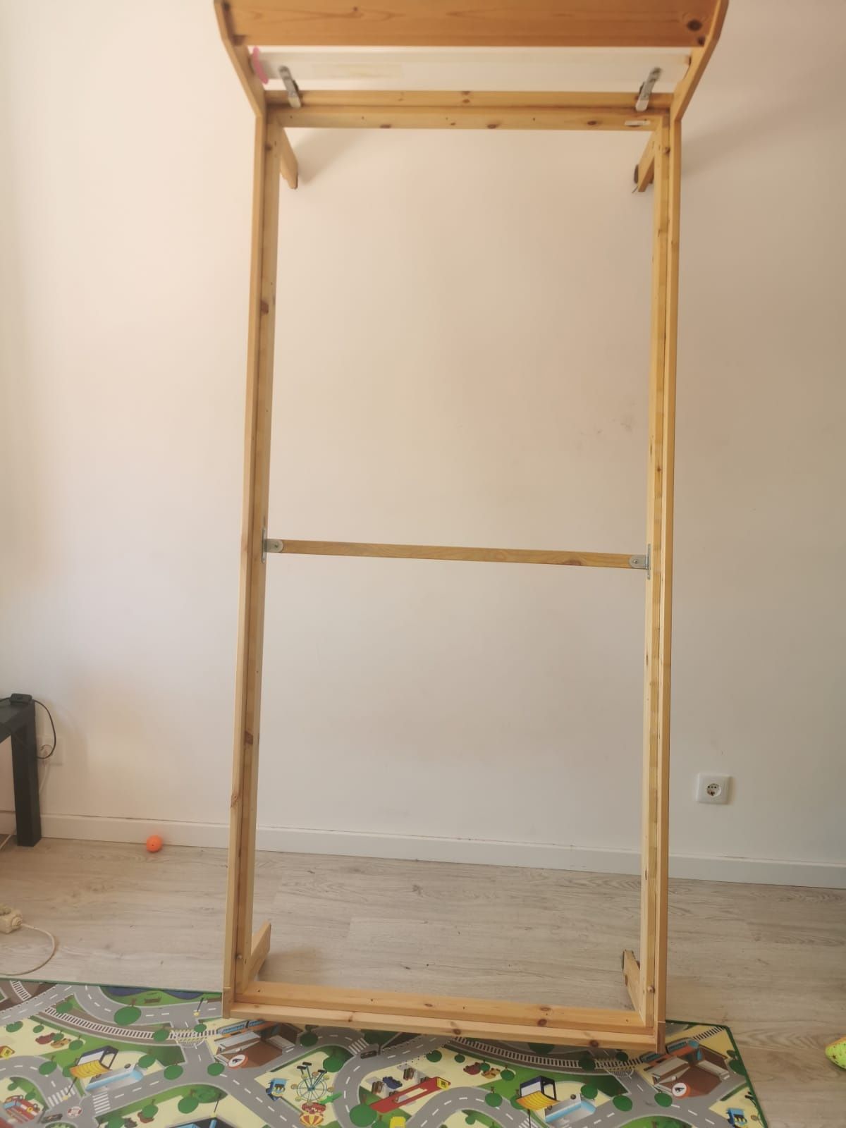 Vendo estrutura cama de solteiro com estrado