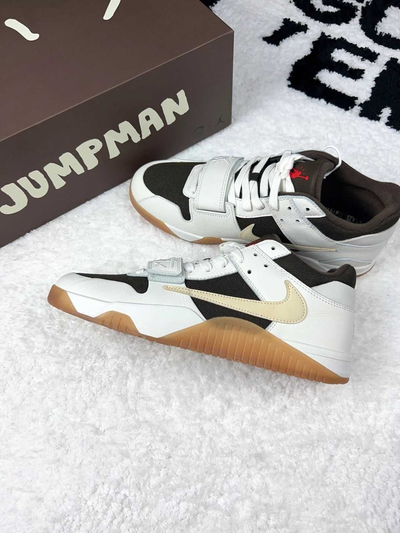 Travis Scott x Jordan Jordan x Travis Scott R.45
