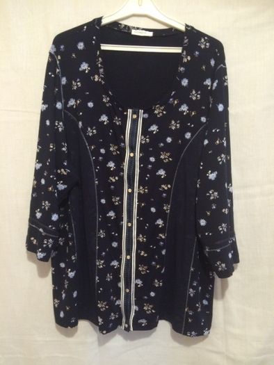 Bluza granatowa na zatrzaski