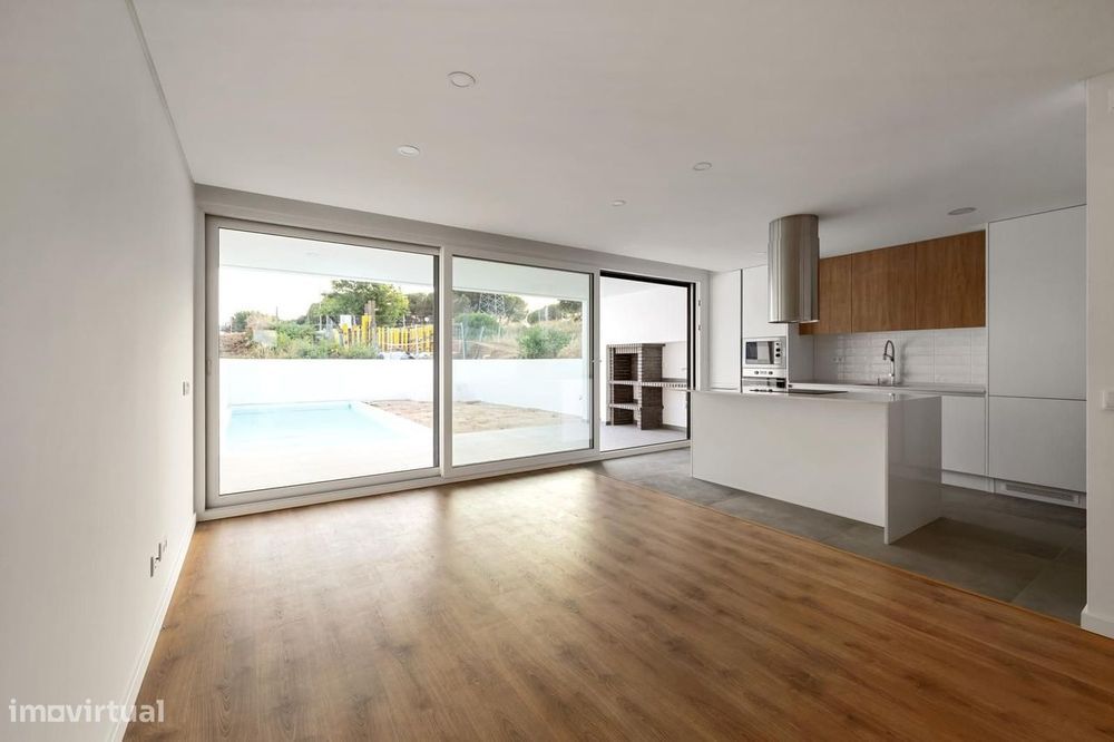 Moradia Geminada T3 com piscina, Quinta da Amizade, Setubal