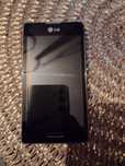 Telefon LG-E460.