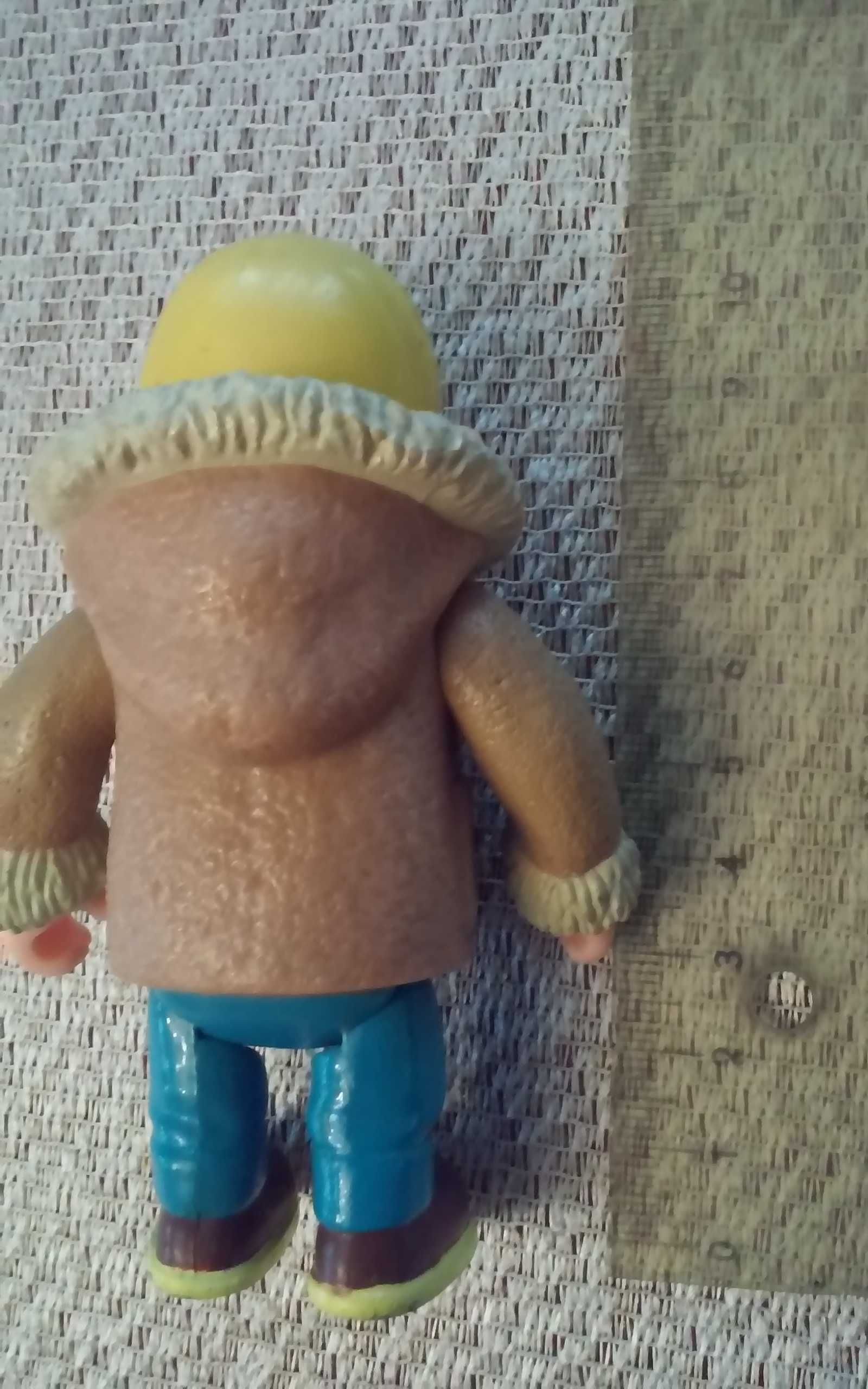 Figurka Bob budowniczy wysokość  ok. 10 cm.