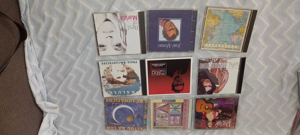 Vários cd's e vários tipos de música
