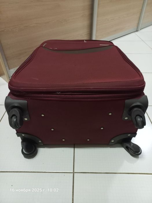 Большой текстильный чемодан  Gabol