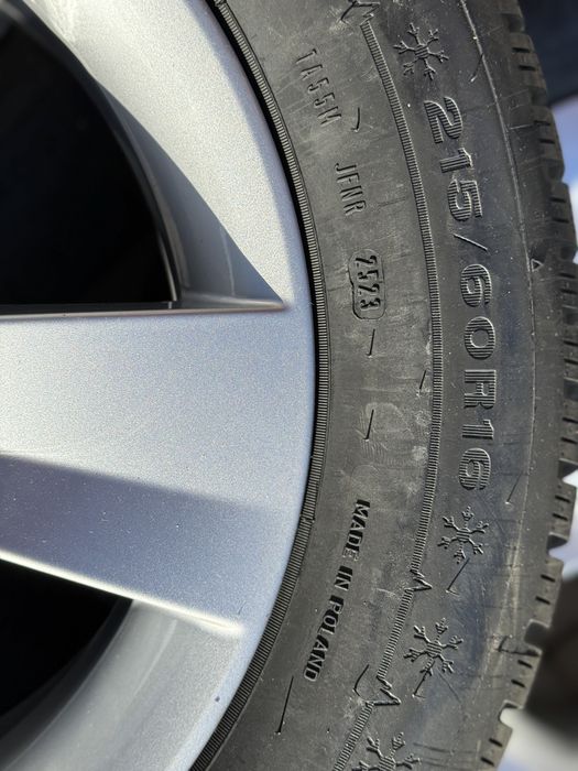 Шини зимові 215/60/16 та диски