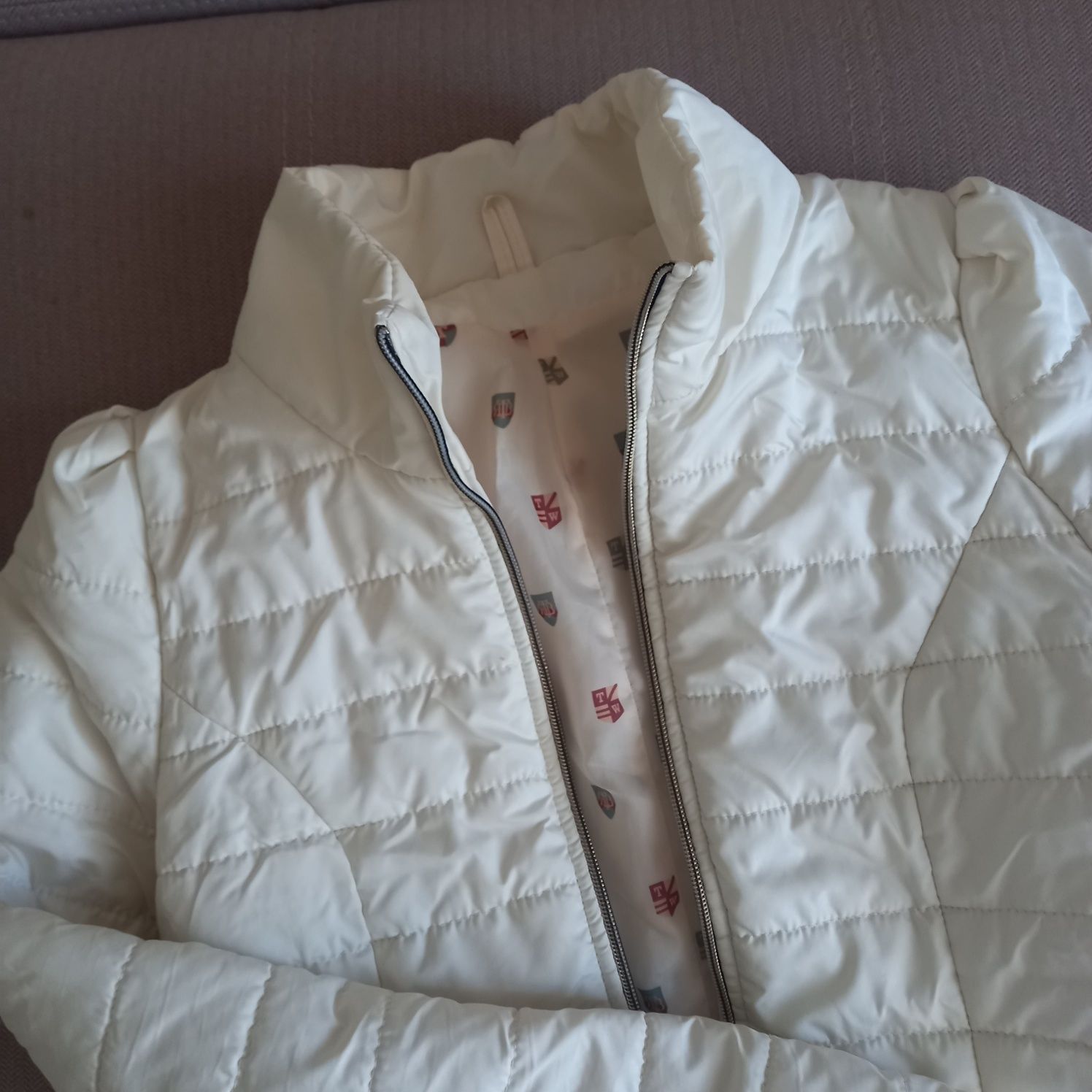 Продам куртку xs- s розмір