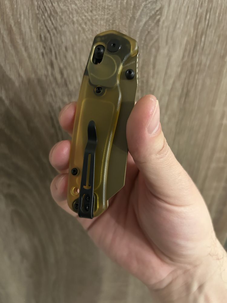 Ніж на EDC Bestechman Cicada's Wing Bead Blasted Ultem