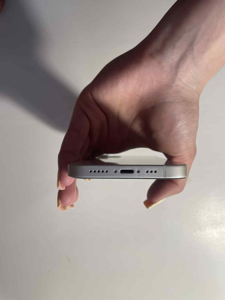 Iphone 12 64gb 81% baterii
