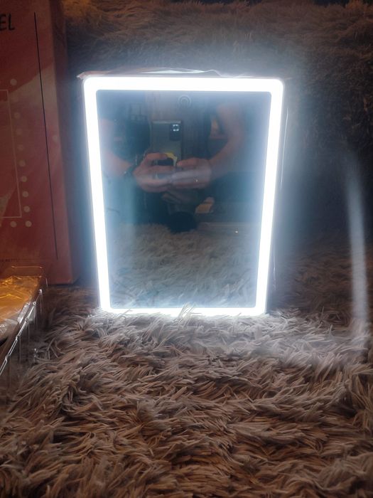 Lustro LED do makijażu