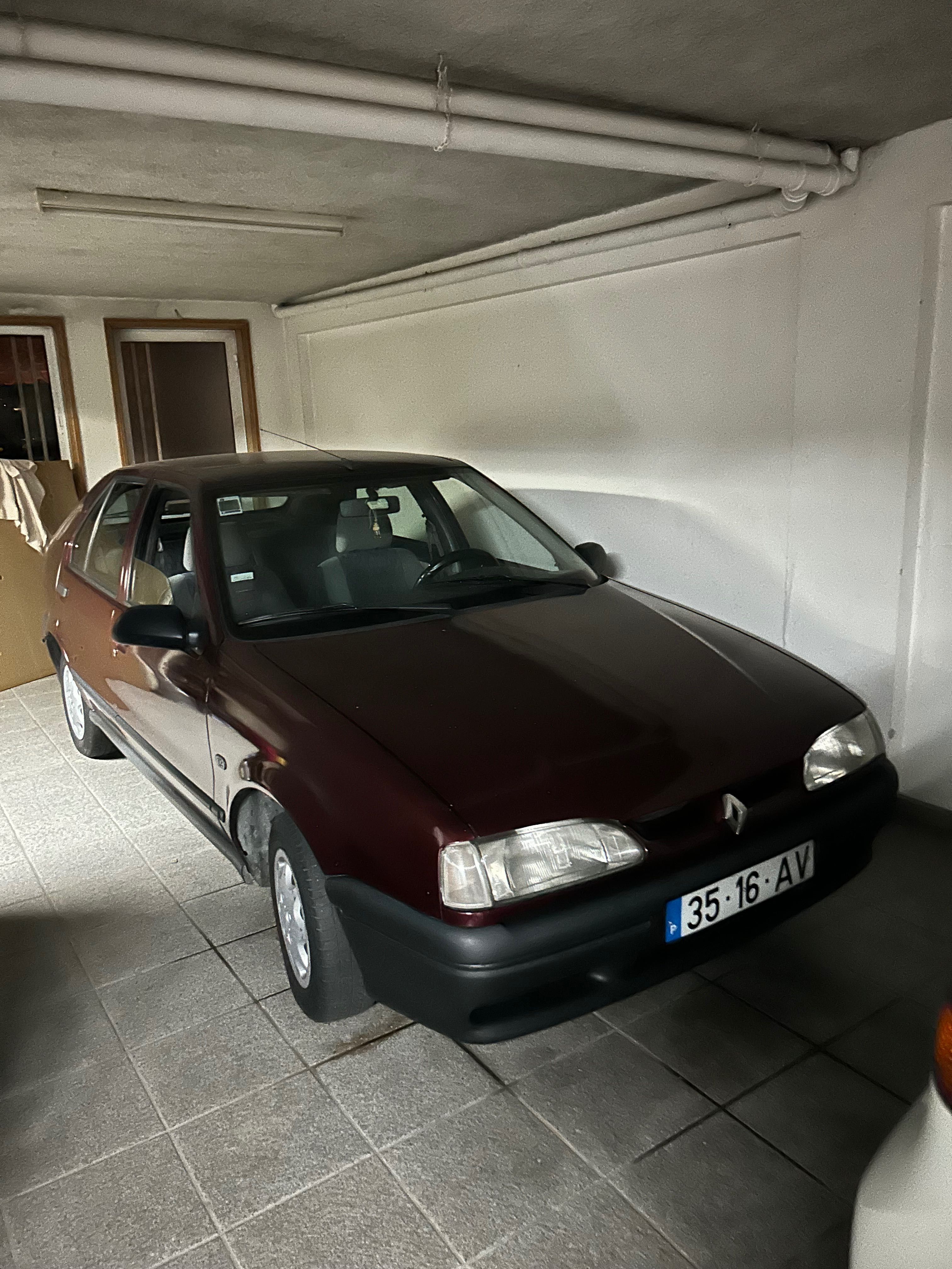Renault 19 com inspeçao feita em Agosto