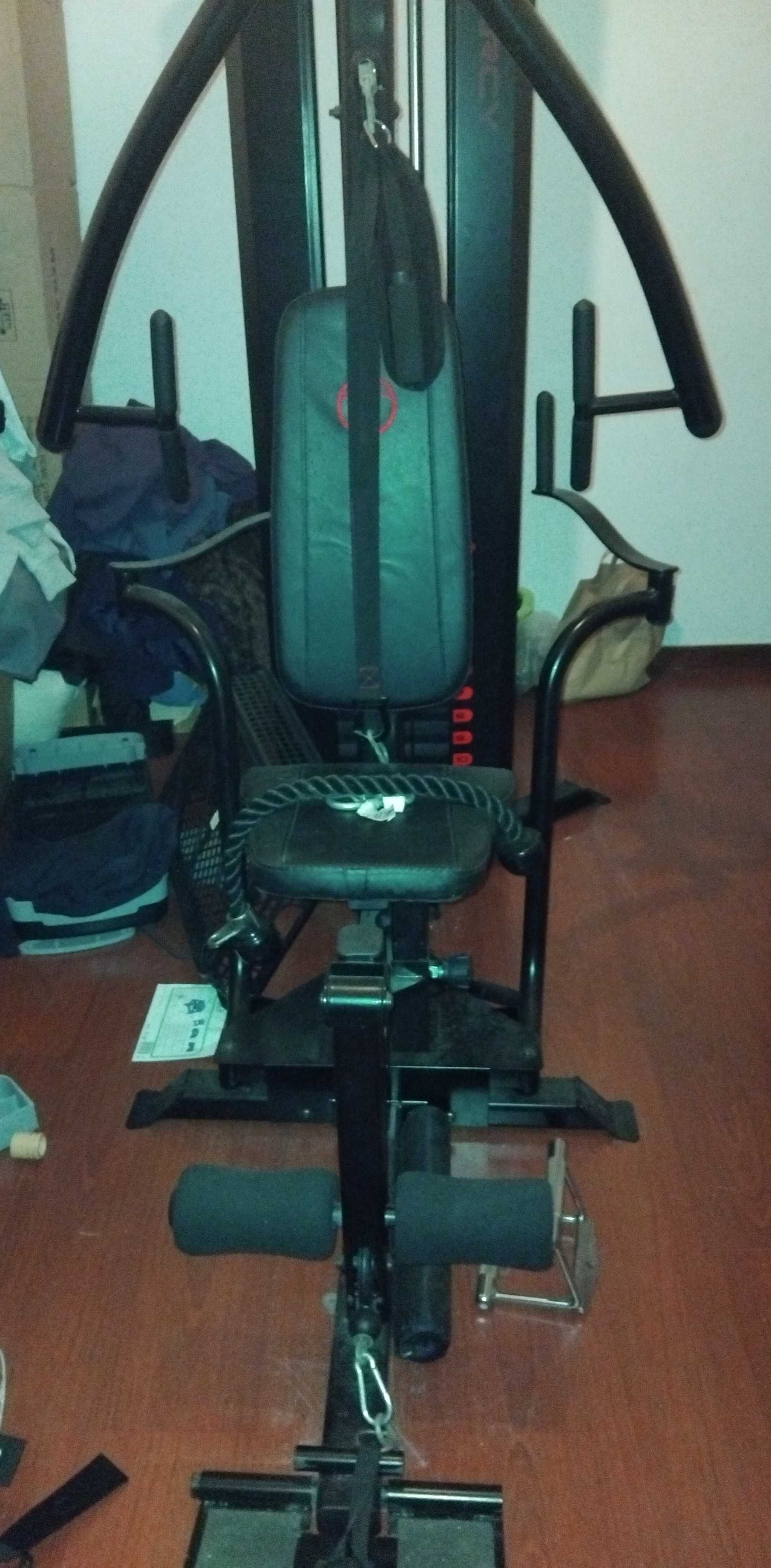 Máquina de ginásio completa
