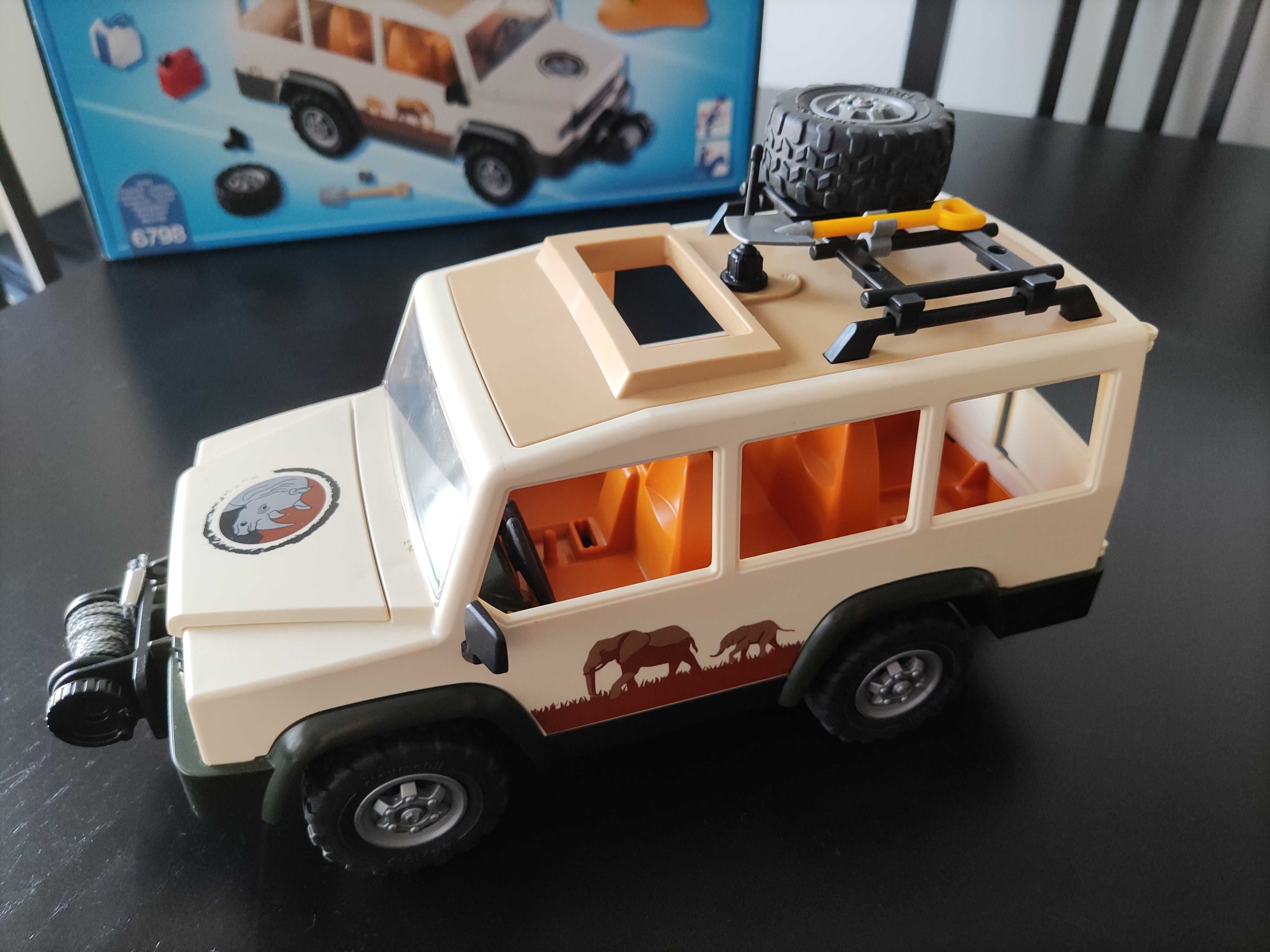 PLAYMOBIL Wild Life 6798 Samochód terenowy z wyciągarką