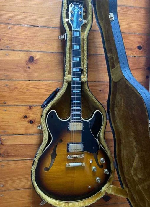 Guitarra Semi-Hollow Yamaha SA2200 Japan