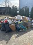 Wywóz śmieci odpadów mebli utylizacja odbiór porządkowanie sprzątanie