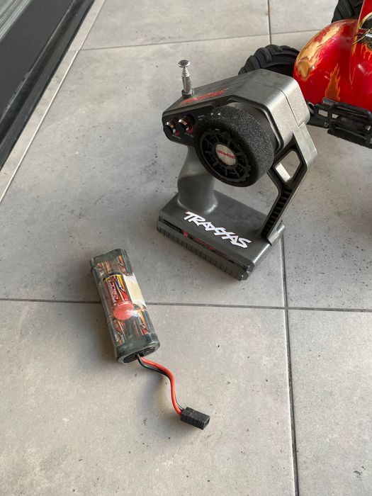 Jipe telecomandado traxxas