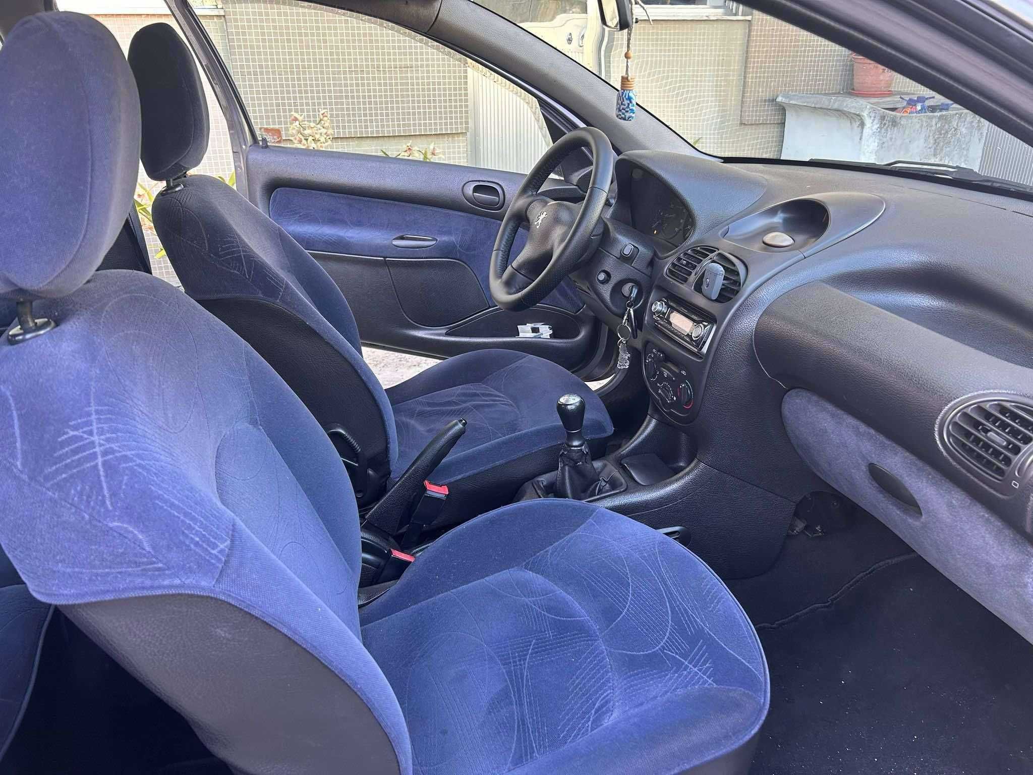 Carro Peugeot 206
