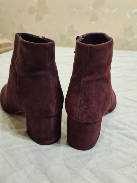 Полусапожки женские CLARKS, 39 размер,UK6,замшевые.