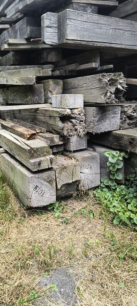 Drzewo po rozbiórce dachu belki  kantówki deski