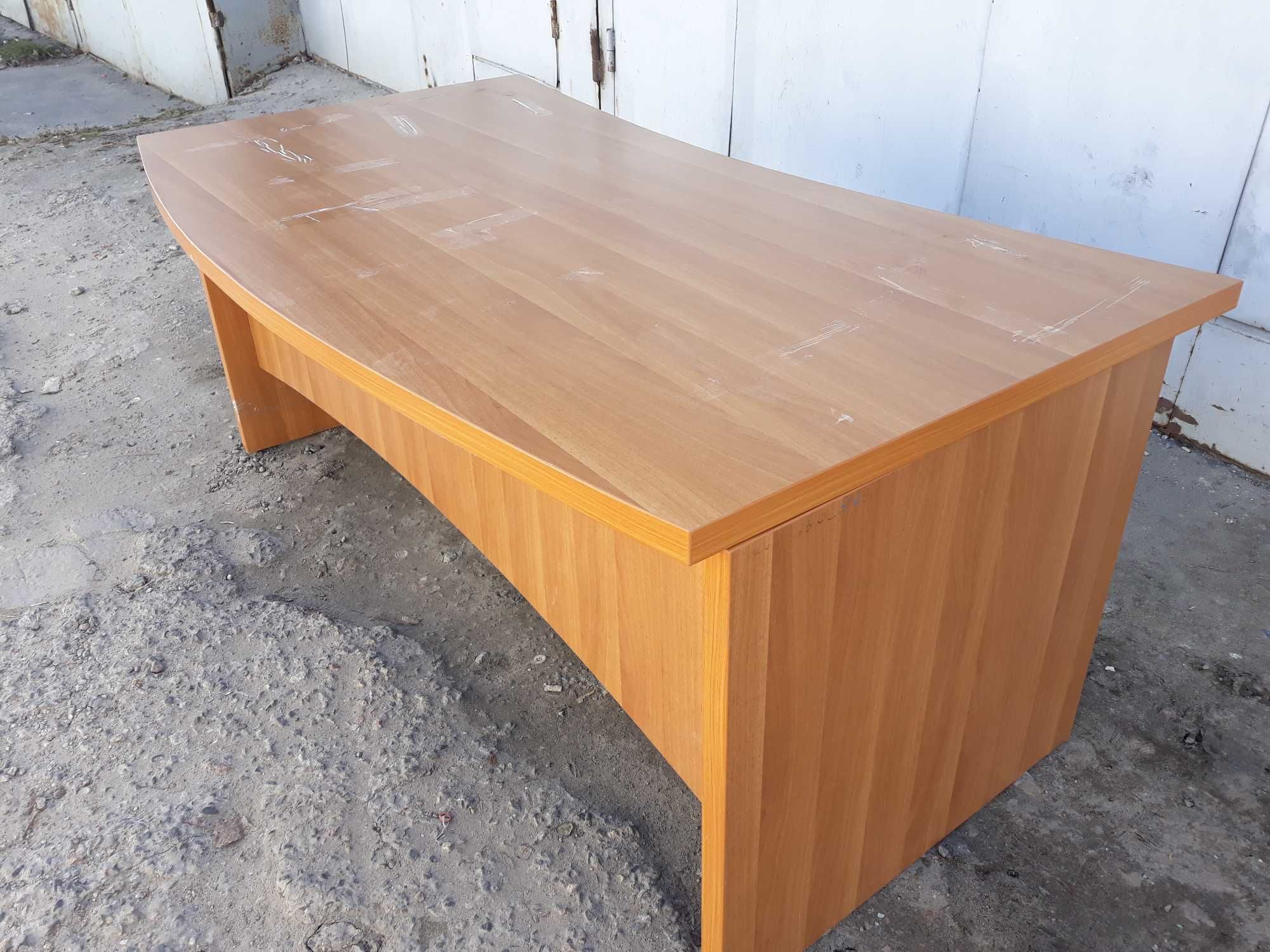 Прочный деревянный стол ( 180 см ) . Офисный для встреч. Директорский
