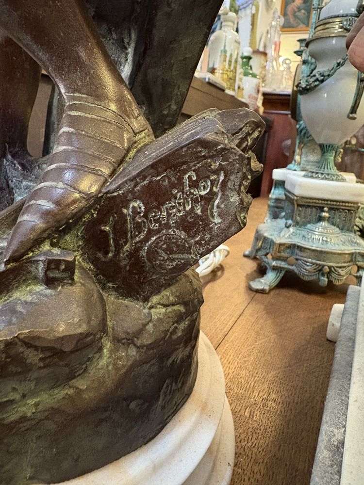 Luminária Art Nouveau em régule, assinada J. Bergès - Joana D’arc