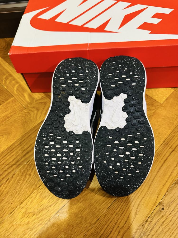 Кроссовки Nike Revolution размер 31.5