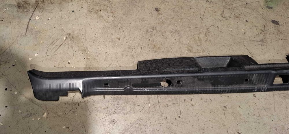 Osłona na pas, pas bagażnika Mercedes SL R129