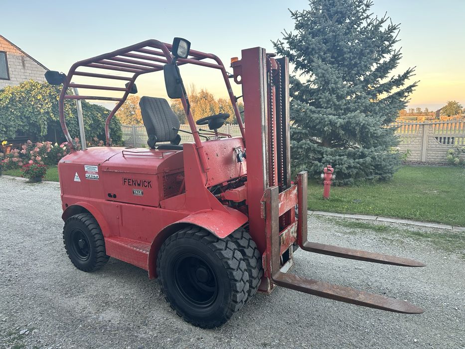 Wózek widlowy Fenwick terenowy  Linde 3t 3,3m wolna sekcja diesel